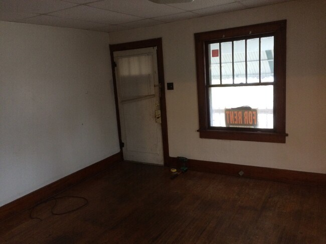 Building Photo - 320 S 17th St