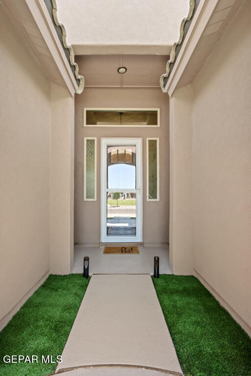 Building Photo - 4572 Marisabel Azcarate St