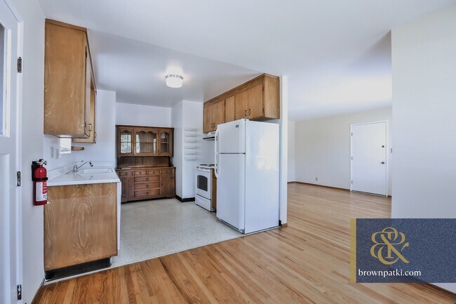 Foto del edificio - 751 Laurel Ave