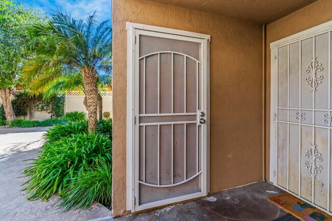 Entrada - 4127 38th St