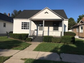 Building Photo - 1117 College St