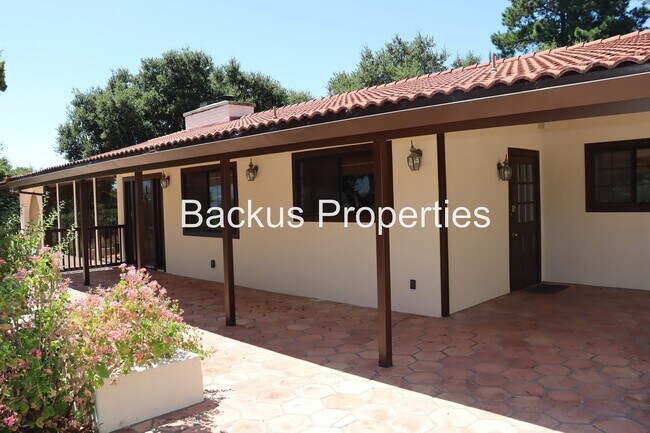 Foto del edificio - 11585 McCarthy Rd