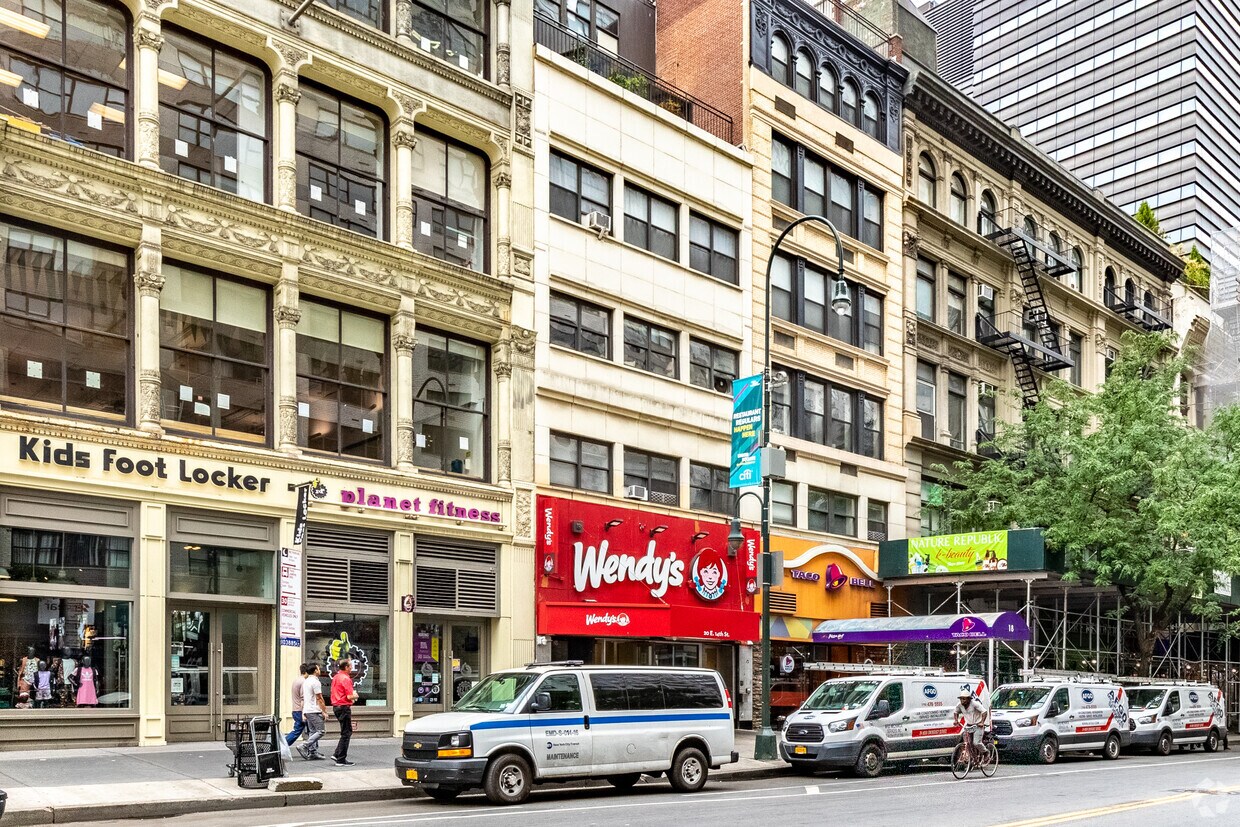 Foto principal - 18-20 E 14th St