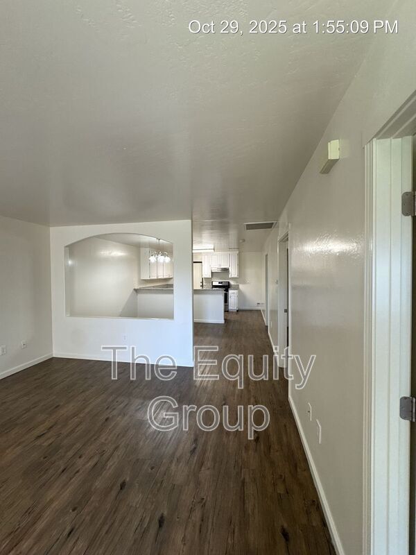 Foto del edificio - 451 N Park St