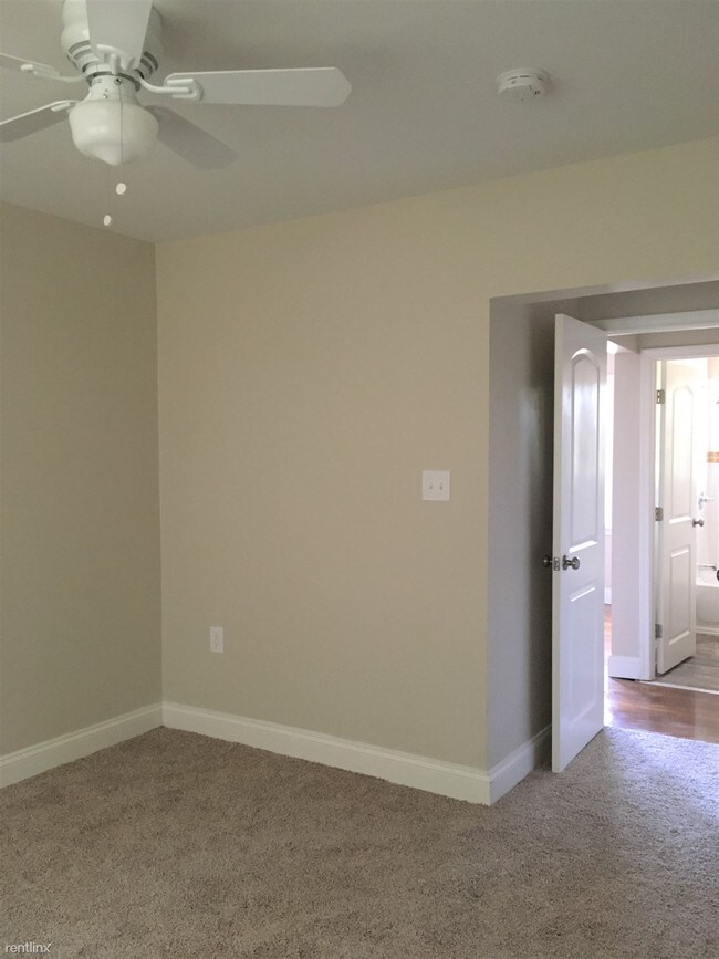 Building Photo - 1 br, 1 bath Apartment - 1504 Spruce St Apt 4
