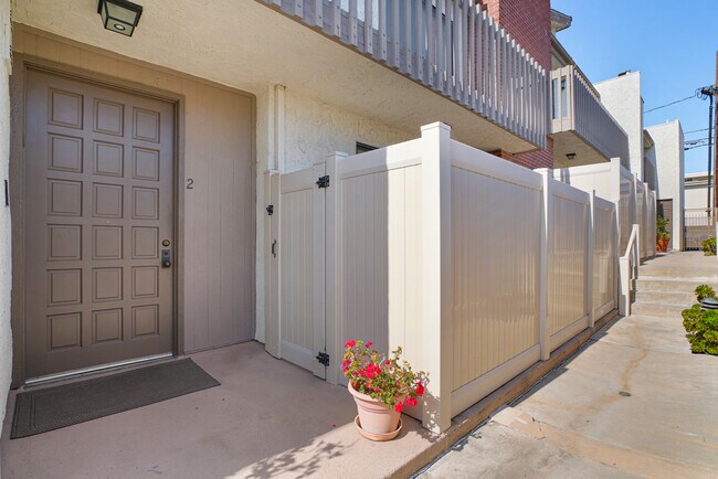 Front Door - 1055 19th St