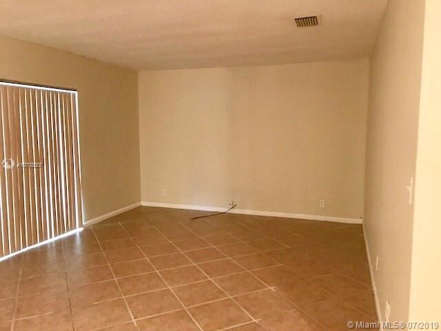 Foto del edificio - 10601 NW 39th Ct