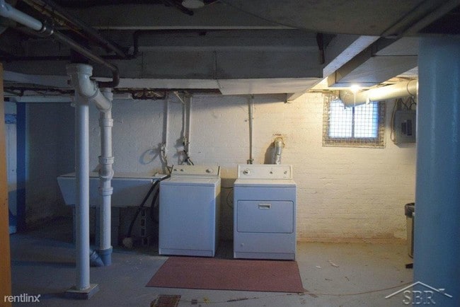 Building Photo - 4 br, 1.5 bath House - 311 N Granger St