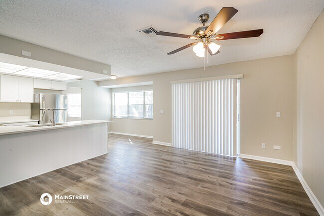 Building Photo - 614 Hillpoint Way