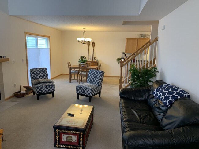 Foto del edificio - 551 French Ln