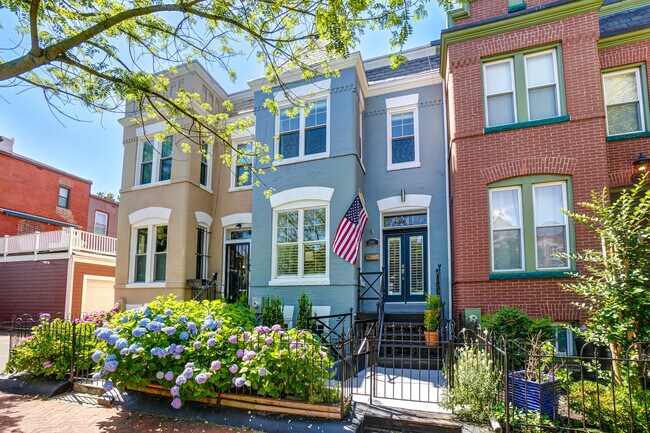 Foto del edificio - 1241 G St NE