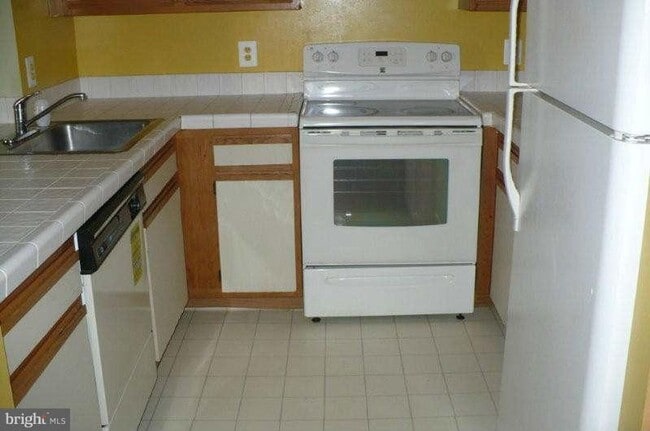 Building Photo - 2-Bedroom, 2-Bath Condo for Rent