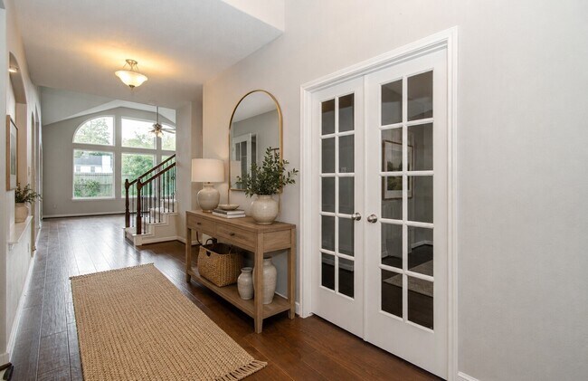 Building Photo - 302 Trillium Dr