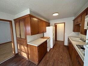 Building Photo - 803 Elm