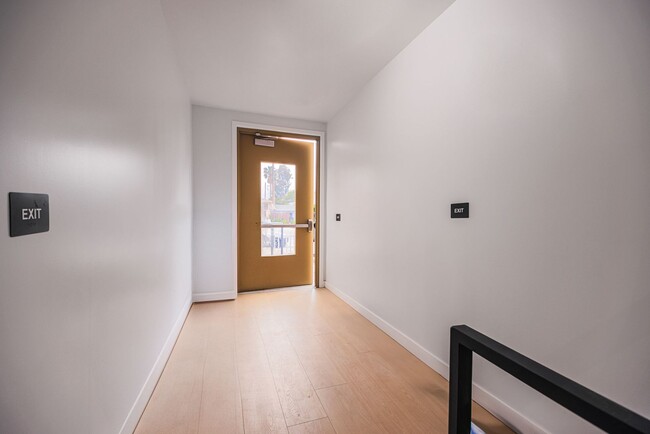Building Photo - 11435 Cumpston St