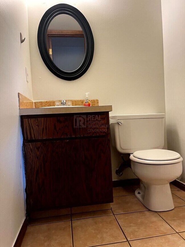 Foto del edificio - 2413 W 27th St