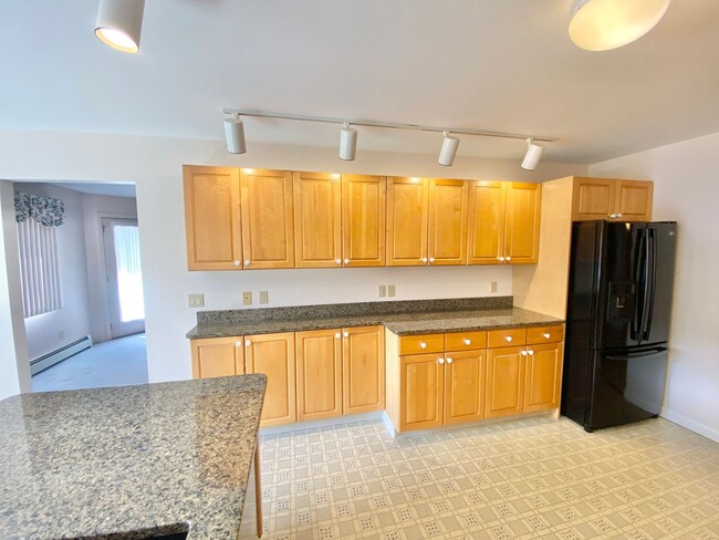 Foto del edificio - 3 Bedroom 2.5 Bathroom Condo in Williston