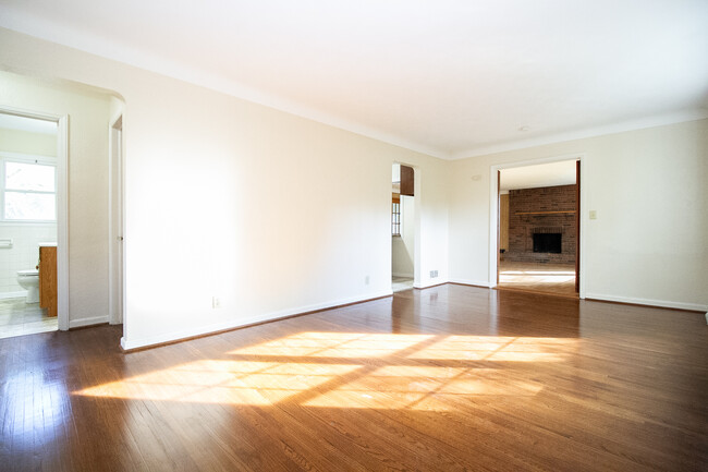 Foto del edificio - 858 Heidelberg Rd