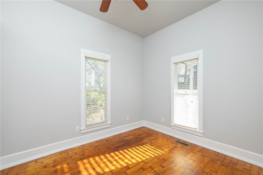 Building Photo - 349 Rollston Ave