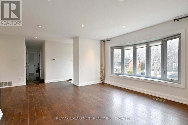 Photo du bâtiment - 2313 Fassel Ave