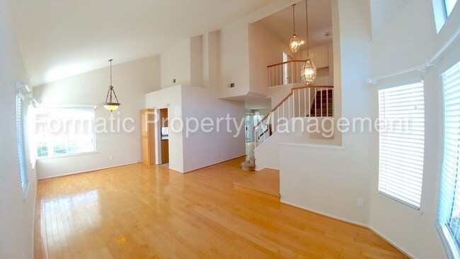 Foto del edificio - 20991 Skylark Dr