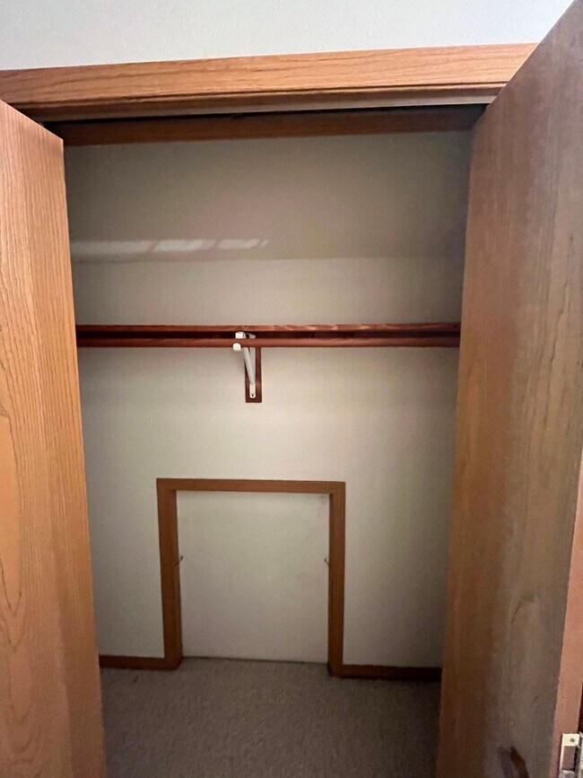 206208 W Center St Unit 208, Rogersville, MO 65742 Room for Rent in