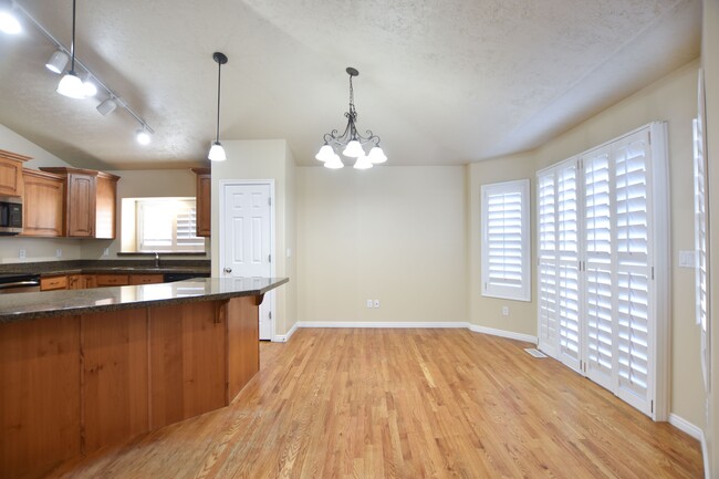 Building Photo - 5729 W Swift Creek Rd