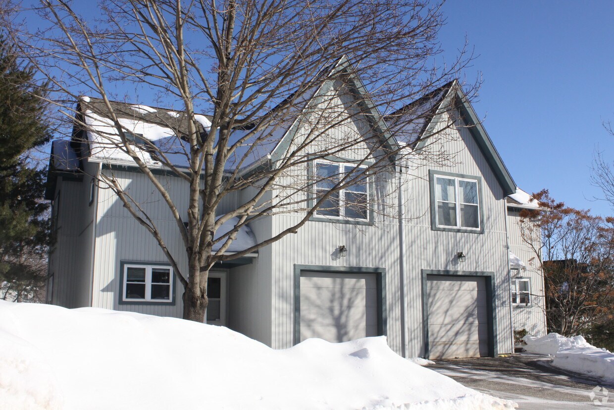 Building Photo - 58 Maple Ave