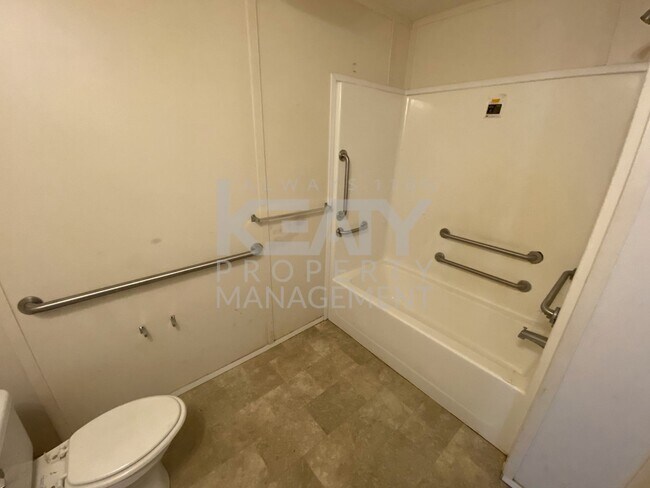 Building Photo - 3 bed 2 bath home