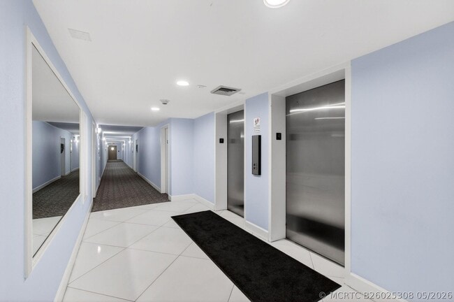 Building Photo - 1236 Hillsboro Mile