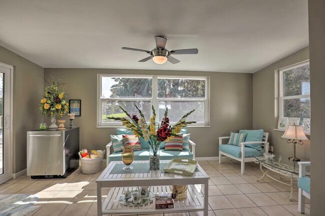 Foto del edificio - 40 Longfellow Cir