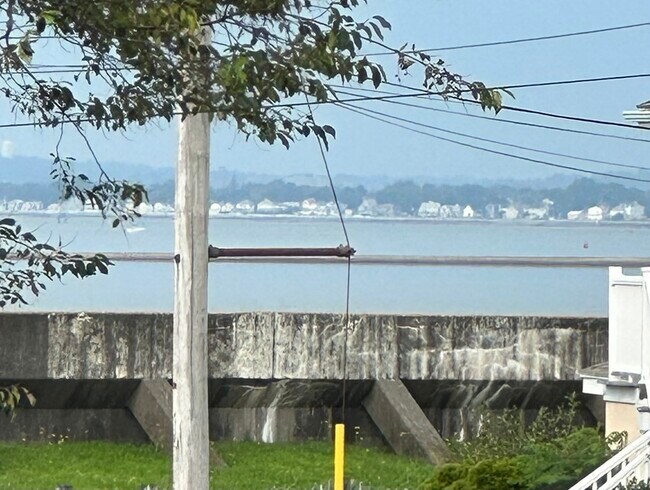 Foto del edificio - 9 Warfield Ave