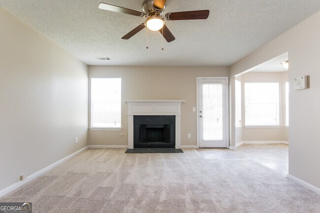 Foto del edificio - 11949 Spring Lake Way