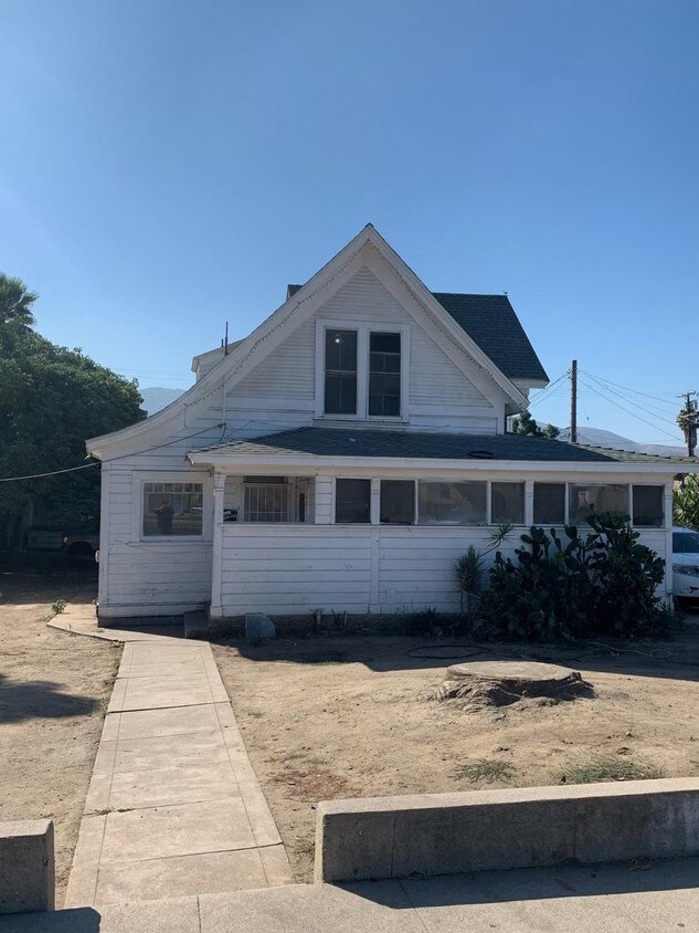 Primary Photo - Spacious Craftsman Style Home