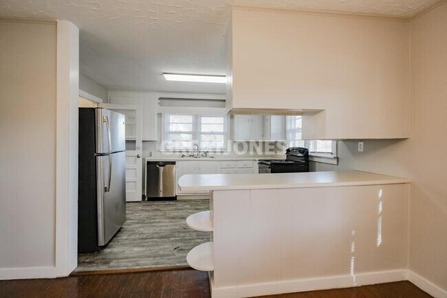 Foto del edificio - 315 Lee Vaughn Rd
