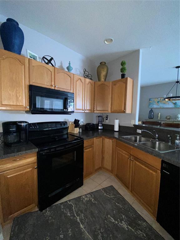 Foto del edificio - 324 Lomond Dr