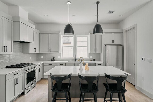 Foto del edificio - 2209 Woodland Ave