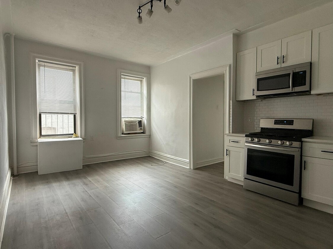 Primary Photo - 24-65-2438 38th St