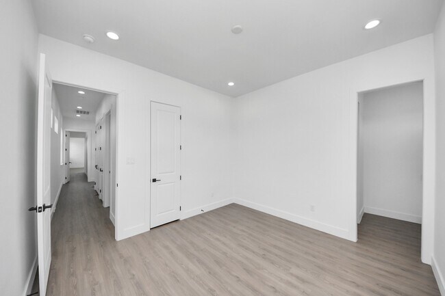 Foto del edificio - 4129 E Toliver St