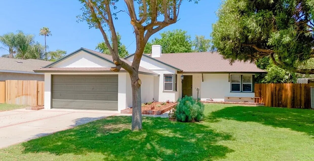 Foto principal - 20323 Lorne St