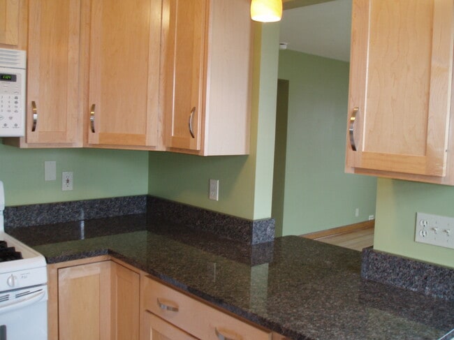 Building Photo - 4951-4955-4961 N Santa Monica Blvd