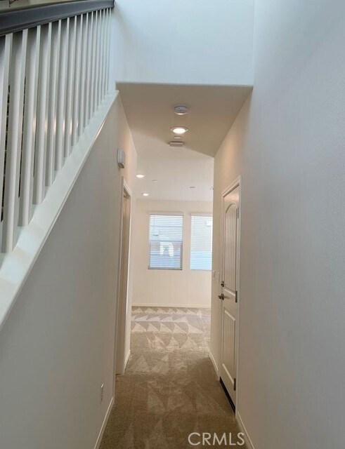 Building Photo - 5905 Oatfield Ave
