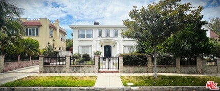Building Photo - 907 Westchester Pl