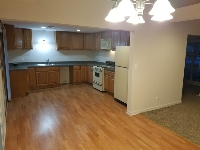 Building Photo - 18110 Thomas Ln