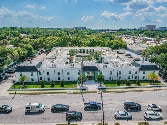 Photo - 115 S Lois Ave Apartment