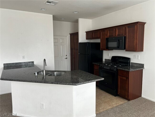 Building Photo - 5369 Panaca Spring St