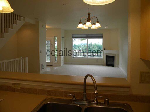 Fotografía del edificio - 1105 Campbell Way