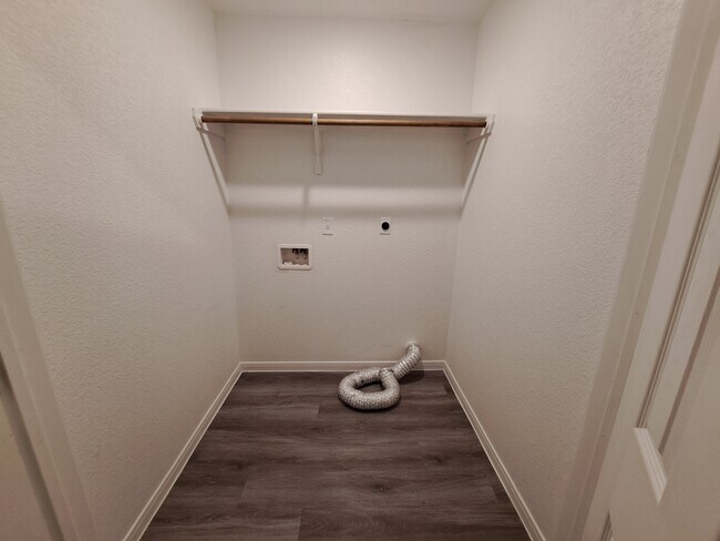 Foto del edificio - 209 W Robin Ln