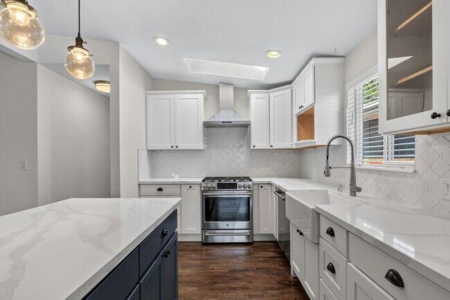 Foto del edificio - Charming and Cozy Air-Conditioned High Point Rambler (1st Month Free)