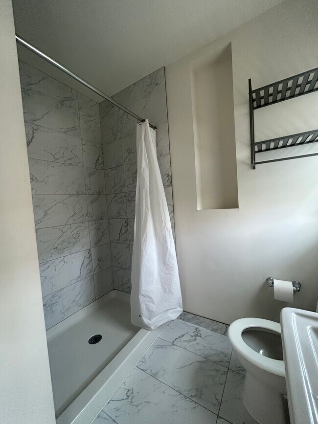 Foto del edificio - 317 N State St